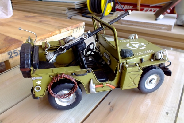 ขายโมเดลรถสังกะสี jeep welly มีสองขนาดค่ะ