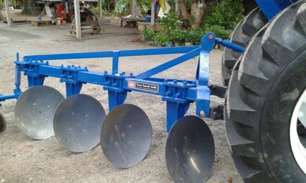 ขายฟอร์ด 7840 สองเพาคาราโร่หกสูบ เกียร์กลาง 8 &times; 2 เล่มทะเบียน ดันหน้าหางสี่ไครเฮงหลี