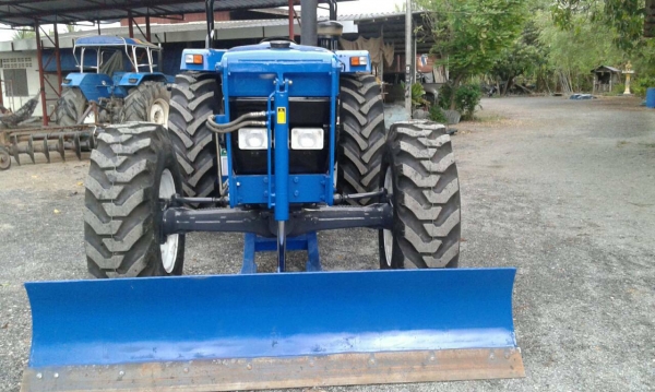 ขายฟอร์ด 7840 สองเพาคาราโร่หกสูบ เกียร์กลาง 8 &times; 2 เล่มทะเบียน ดันหน้าหางสี่ไครเฮงหลี