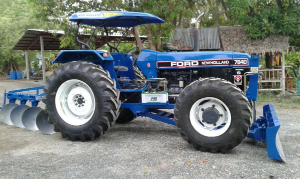 ขายฟอร์ด 7840 สองเพาคาราโร่หกสูบ เกียร์กลาง 8 &times; 2 เล่มทะเบียน ดันหน้าหางสี่ไครเฮงหลี