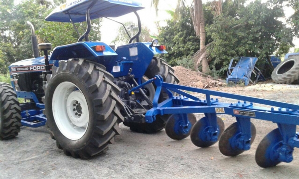 ขายฟอร์ด 7840 สองเพาคาราโร่หกสูบ เกียร์กลาง 8 &times; 2 เล่มทะเบียน ดันหน้าหางสี่ไครเฮงหลี