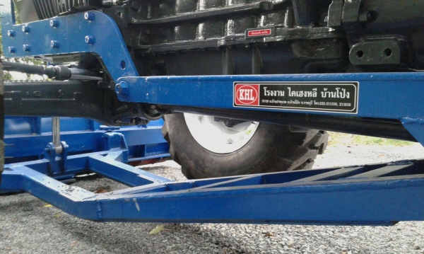 ขายฟอร์ด 7840 สองเพาคาราโร่หกสูบ เกียร์กลาง 8 &times; 2 เล่มทะเบียน ดันหน้าหางสี่ไครเฮงหลี