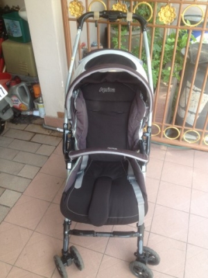 รถเข็นเด็ก APRICA ของมือสองญี่ปุ่นสภาพยังใหม่ๆพร้อมใช้งานครับ