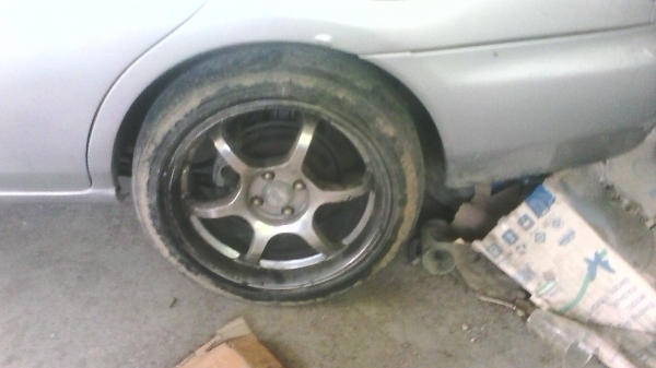 ขาย ล้อแม็ก ขอบ17" 4รู พร้อมยาง80\%