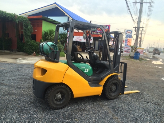 ขายโฟล์คลิฟ KOMATSU รุ่นล่าสุด(รุ่น16)2.5 ตัน 3เมตร เกียร์ออโต้ ชั่วโมงน้อยเครื่องดีเกียร์ดีมากๆๆ 270,000 บาท 094-4267888 จะเด็ด