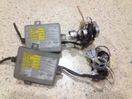 ไฟซีน่อน HONDA STREAM ตรงรุ่นของเก่าญี่ปุ่นเเท้สภาพพร้อมใช้