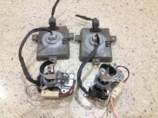 ไฟซีน่อน HONDA STREAM ตรงรุ่นของเก่าญี่ปุ่นเเท้สภาพพร้อมใช้