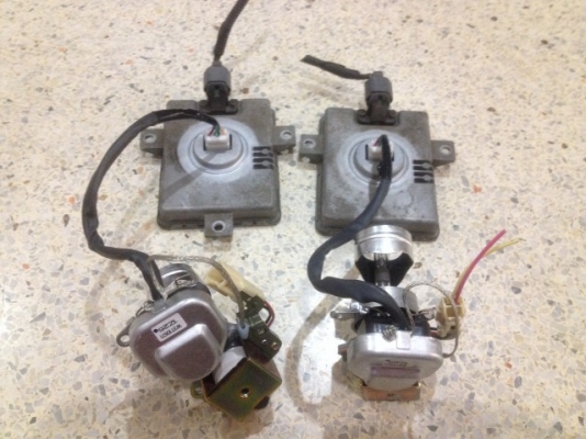 ไฟซีน่อน HONDA STREAM ตรงรุ่นของเก่าญี่ปุ่นเเท้สภาพพร้อมใช้