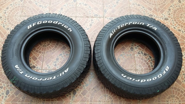 ขายยาง bf a/t 265/75/16 ปี 10 ไว้เป็นอะไหล่ 2 เส้นครับ
