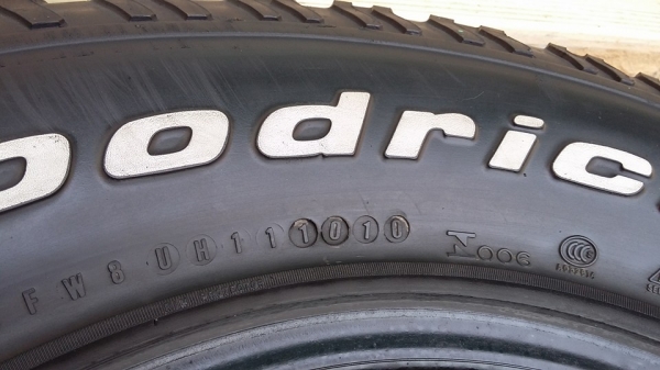 ขายยาง bf a/t 265/75/16 ปี 10 ไว้เป็นอะไหล่ 2 เส้นครับ