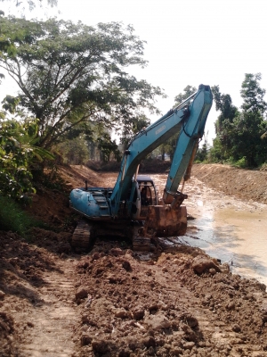 ขายแพกคู่ รถแบกโฮ+หางปลา