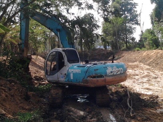 ขายแพกคู่ รถแบกโฮ+หางปลา