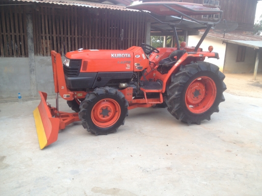 ขาย L4708 อุปกรณ์หน้า หลัง รถไร่ อยู่ สุรินทร์ คับ