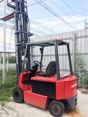 ขายโฟล์คลิฟ แบตเตอร์รี่ NISSAN ยก2.5ตัน 6 เมตร แถมตู้ชาร์จให้ฟรี 199,000 บาท 094-4267888 จะเด็ด