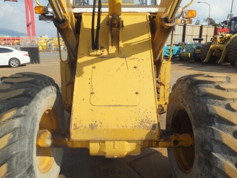 รถตักล้อยาง 515-2 รถตักล้อยาง 515-2