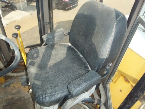 รถตักล้อยาง 515-2 รถตักล้อยาง 515-2