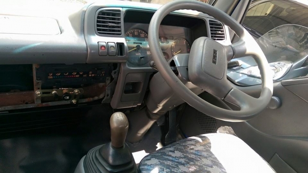 6ล้อNKR เครื่อง 135 แรง ยาว 4.30 เมตร รถสวยพร้อมใช้งานครับ