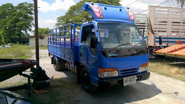 6ล้อNKR เครื่อง 135 แรง ยาว 4.30 เมตร รถสวยพร้อมใช้งานครับ