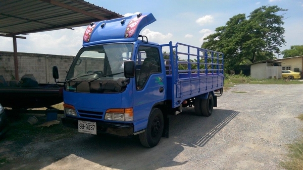 6ล้อNKR เครื่อง 135 แรง ยาว 4.30 เมตร รถสวยพร้อมใช้งานครับ