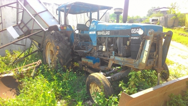 รถไถ FORD NEW HOLLAND 6640 รถไถ FORD NEW HOLLAND 6640