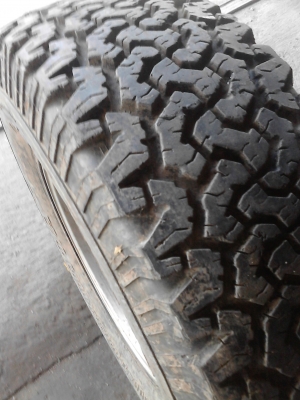 31x10.50R15 Bf Goodrich พร้อมแม็ก มี 1 ล้อ tel.081-427-3941 31x10.50R15 Bf Goodrich พร้อมแม็ก มี 1 ล้อ tel.081-427-3941