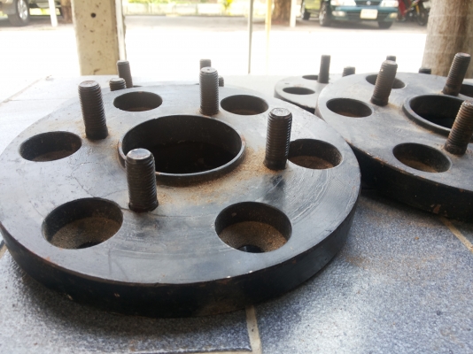 ขายสเปเซอร์ 6รู ออก 4 รู 100