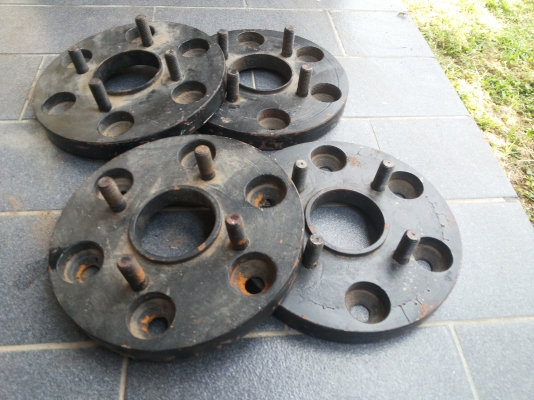 ขายสเปเซอร์ 6รู ออก 4 รู 100