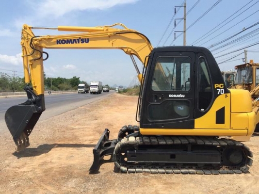 ขายรถแบคโฮ KOMATSU PC60-7 คอลโทรลสั้น มีแอร์พร้อม สภาพสวยพร้อมใช้ นำเข้าจากญี่ปุ่น มีVDOการทำงานครับ