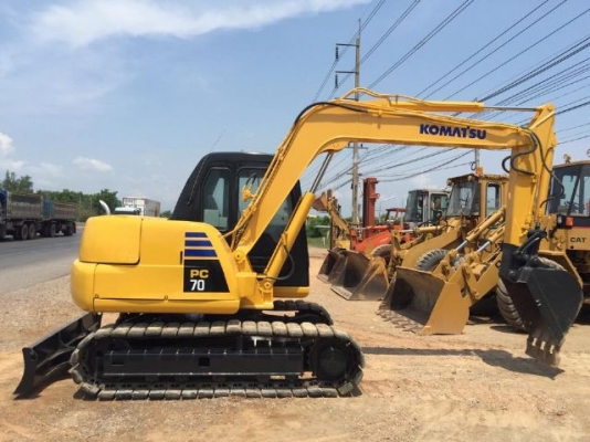 ขายรถแบคโฮ KOMATSU PC60-7 คอลโทรลสั้น มีแอร์พร้อม สภาพสวยพร้อมใช้ นำเข้าจากญี่ปุ่น มีVDOการทำงานครับ