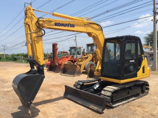 ขายรถแบคโฮ KOMATSU PC60-7 คอลโทรลสั้น มีแอร์พร้อม สภาพสวยพร้อมใช้ นำเข้าจากญี่ปุ่น มีVDOการทำงานครับ