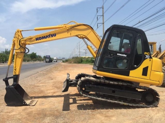 ขายรถแบคโฮ KOMATSU PC60-7 คอลโทรลสั้น มีแอร์พร้อม สภาพสวยพร้อมใช้ นำเข้าจากญี่ปุ่น มีVDOการทำงานครับ