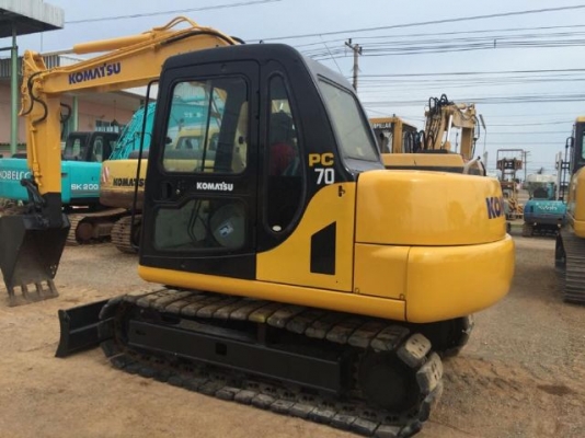 ขายรถแบคโฮ KOMATSU PC60-7 คอลโทรลสั้น มีแอร์พร้อม สภาพสวยพร้อมใช้ นำเข้าจากญี่ปุ่น มีVDOการทำงานครับ