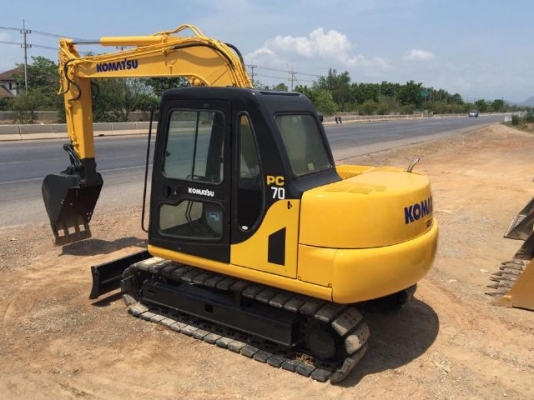 ขายรถแบคโฮ KOMATSU PC60-7 คอลโทรลสั้น มีแอร์พร้อม สภาพสวยพร้อมใช้ นำเข้าจากญี่ปุ่น มีVDOการทำงานครับ
