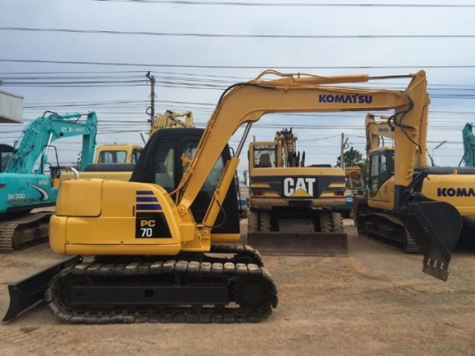 ขายรถแบคโฮ KOMATSU PC60-7 คอลโทรลสั้น มีแอร์พร้อม สภาพสวยพร้อมใช้ นำเข้าจากญี่ปุ่น มีVDOการทำงานครับ
