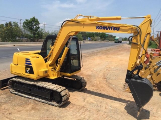 ขายรถแบคโฮ KOMATSU PC60-7 คอลโทรลสั้น มีแอร์พร้อม สภาพสวยพร้อมใช้ นำเข้าจากญี่ปุ่น มีVDOการทำงานครับ