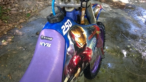 Yamaha TTR 250 ถังพลาสติก  ( สรรพสามมิตร )