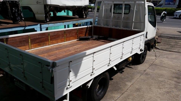 รถบรรทุก 4ล้อMitsubishi Canter ไม่ติดเวลา ขายถูกๆด่วนค่ะ