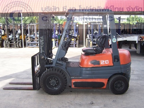 ขายรถ โฟล์คลิฟท์ TOYOTA รุ่น 6-FD20