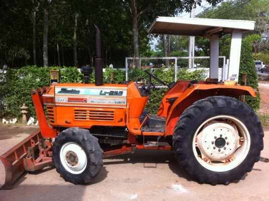 ขายรถไถ Kubota L1- 345 (4WD) พร้อมมีดดันหน้า รถพร้อมใช้งานครับ
