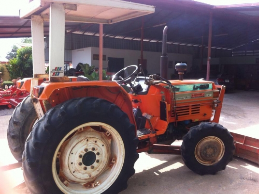 ขายรถไถ Kubota L1- 345 (4WD) พร้อมมีดดันหน้า รถพร้อมใช้งานครับ ขายรถไถ Kubota L1- 345 (4WD) พร้อมมีดดันหน้า รถพร้อมใช้งานครับ