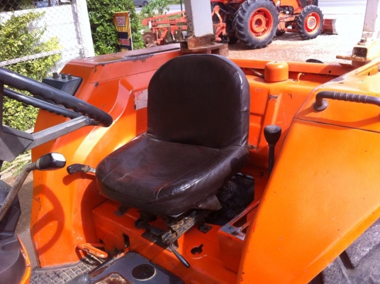 ขายรถไถ Kubota L1- 345 (4WD) พร้อมมีดดันหน้า รถพร้อมใช้งานครับ