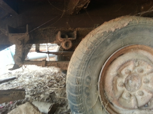 ขายอีแต๋น 19000 งดต่อลอง เก่าเก็บ โครงกว้าง ไม่มีเครื่อง(เดิมบรรทุกรถเกี่ยวข้าวเล็ก)