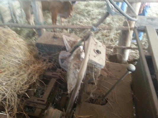 ขายอีแต๋น 19000 งดต่อลอง เก่าเก็บ โครงกว้าง ไม่มีเครื่อง(เดิมบรรทุกรถเกี่ยวข้าวเล็ก)