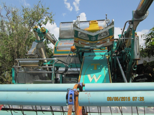 ขายรถเกี่ยว อุ้ม ต.เจริญ สภาพดี เครื่องยนต์ 6 สูบ โทโบ 230 แรงม้า ขายรถเกี่ยว อุ้ม ต.เจริญ สภาพดี เครื่องยนต์ 6 สูบ โทโบ 230 แรงม้า