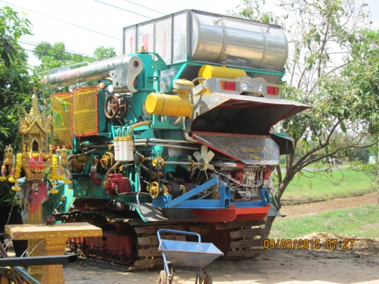 ขายรถเกี่ยว อุ้ม ต.เจริญ สภาพดี เครื่องยนต์ 6 สูบ โทโบ 230 แรงม้า ขายรถเกี่ยว อุ้ม ต.เจริญ สภาพดี เครื่องยนต์ 6 สูบ โทโบ 230 แรงม้า