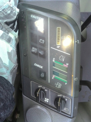 ขายด่วน Komatsu PC 30-7 เก่า ญี่ปุ่น  แทรคยาง   มีเก๋งพร้อม    ยังไม่เคยใช้งานในไทย   โทร 081-3848169  คมศักดิ์  เผ่าพงศ์ษา