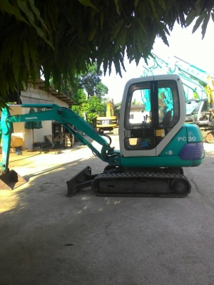ขายด่วน Komatsu PC 30-7 เก่า ญี่ปุ่น  แทรคยาง   มีเก๋งพร้อม    ยังไม่เคยใช้งานในไทย   โทร 081-3848169  คมศักดิ์  เผ่าพงศ์ษา
