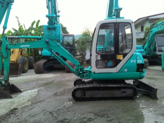 ขายด่วน Komatsu PC 30-7 เก่า ญี่ปุ่น  แทรคยาง   มีเก๋งพร้อม    ยังไม่เคยใช้งานในไทย   โทร 081-3848169  คมศักดิ์  เผ่าพงศ์ษา