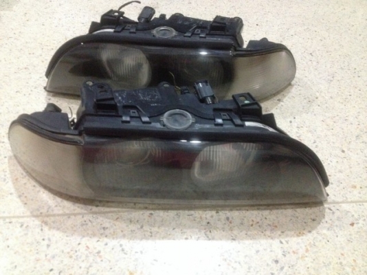 ไฟหน้า BMW E39 ของเก่าญี่ปุ่นเเท้สภาพดีขาไม่หักพร้อมใช้หลอดครบ