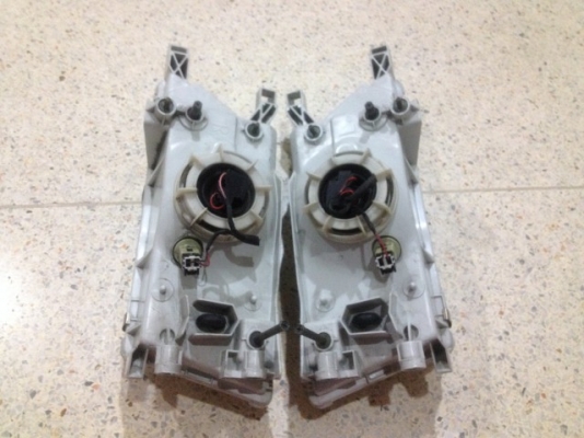 ไฟหน้า NISSAN B14 ของเก่าญี่ปุ่นเเท้สภาพดีไม่มีเเตกหักพร้อมใช้